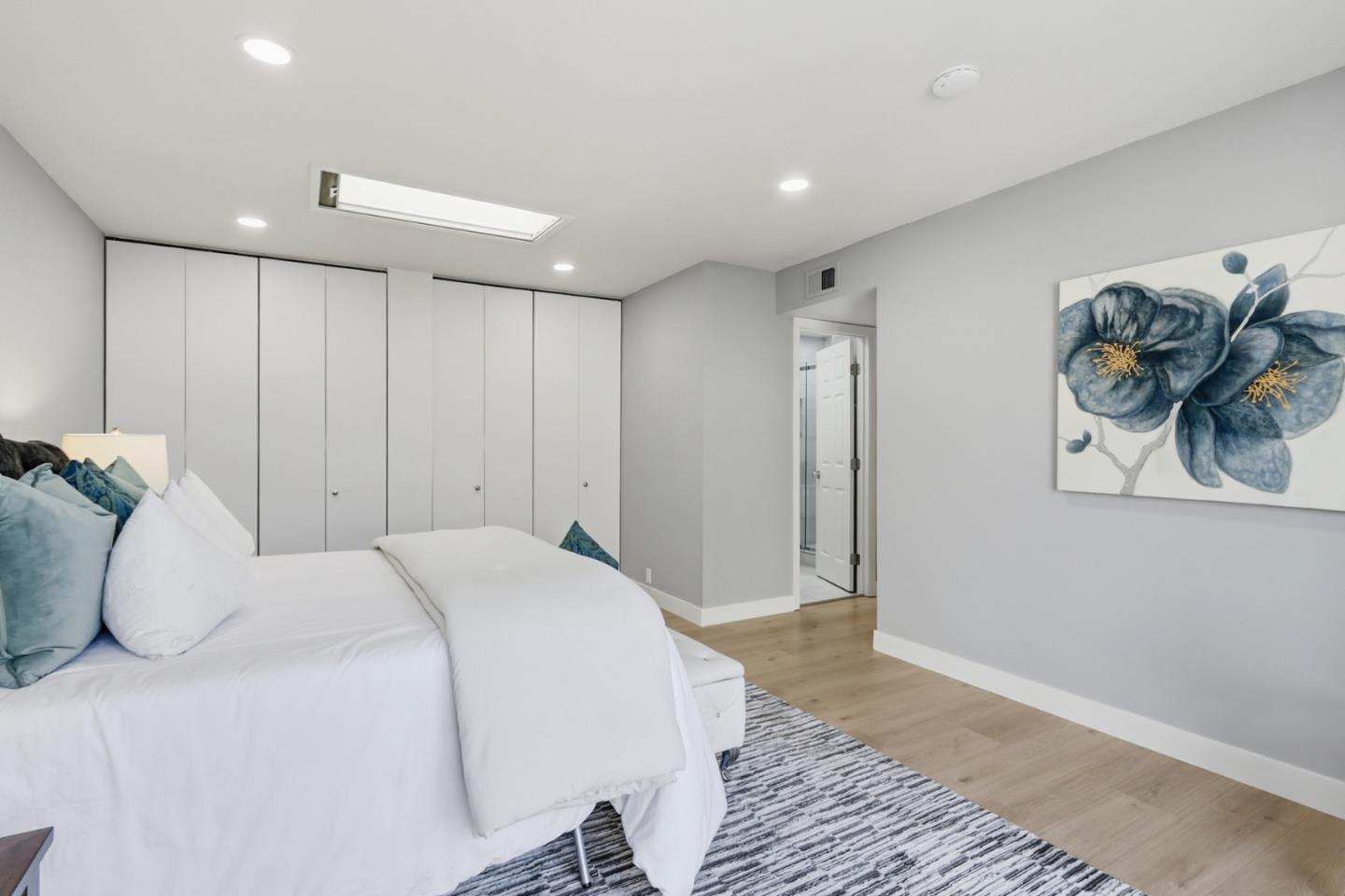 Detail Gallery Image 21 of 33 For 1189 Oakview Rd, San Jose,  CA 95121 - 2 Beds | 2 Baths