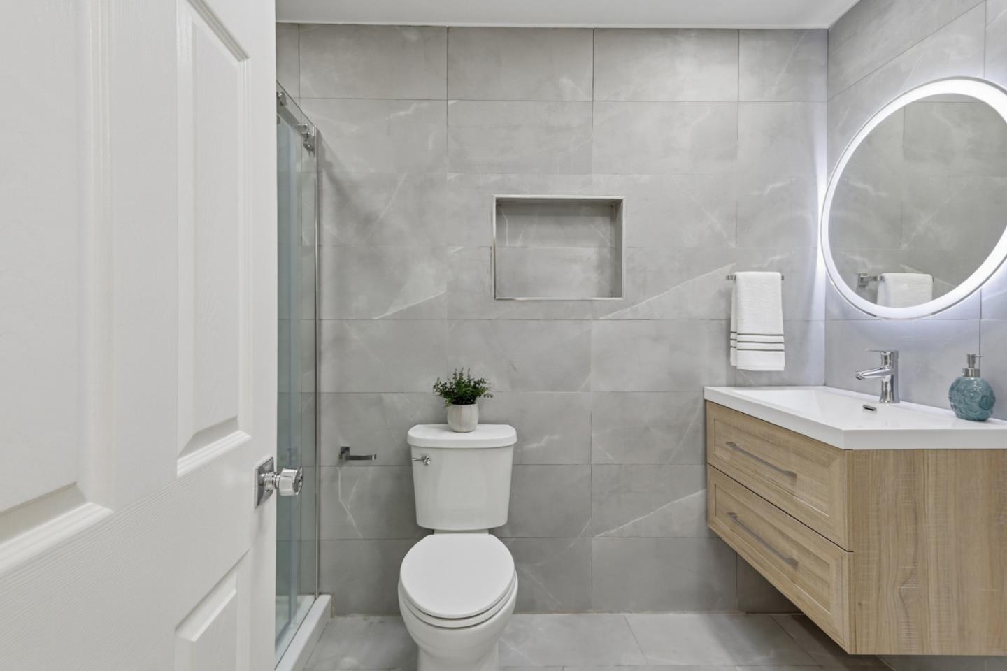 Detail Gallery Image 23 of 33 For 1189 Oakview Rd, San Jose,  CA 95121 - 2 Beds | 2 Baths