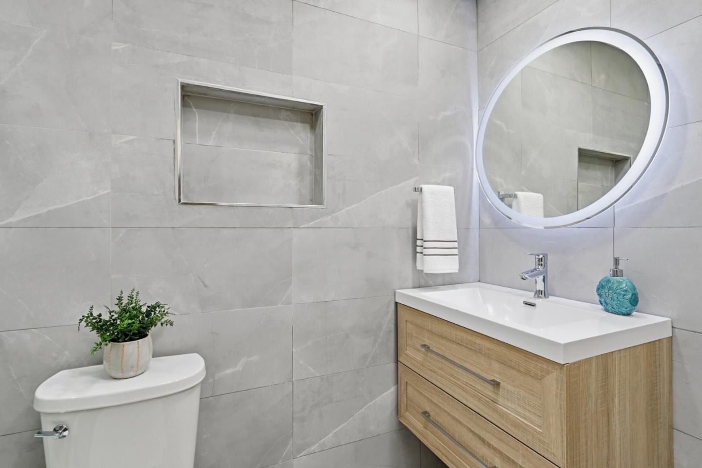 Detail Gallery Image 24 of 33 For 1189 Oakview Rd, San Jose,  CA 95121 - 2 Beds | 2 Baths