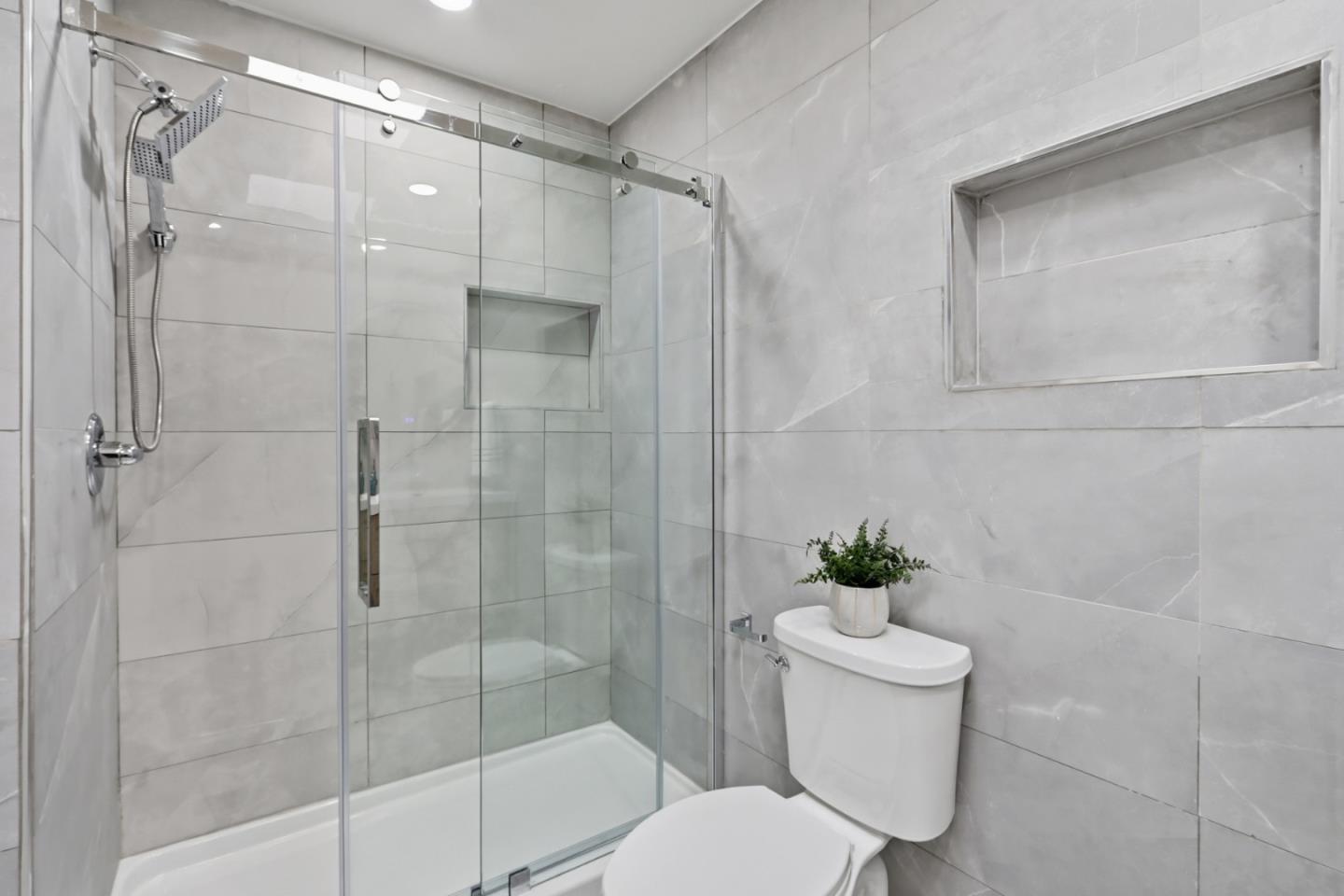 Detail Gallery Image 25 of 33 For 1189 Oakview Rd, San Jose,  CA 95121 - 2 Beds | 2 Baths