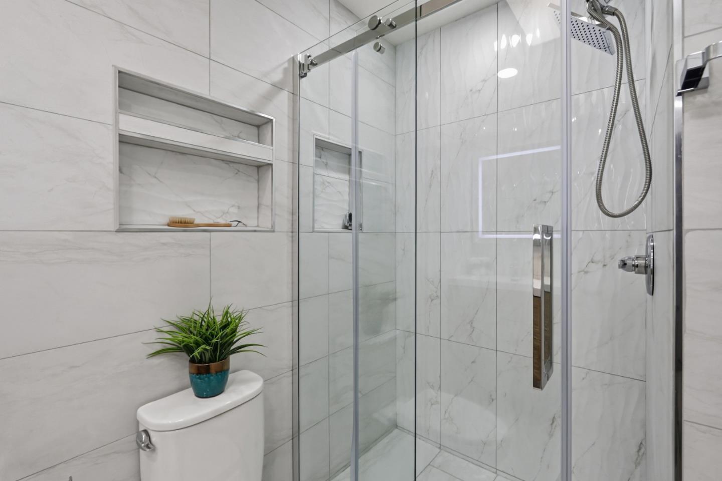 Detail Gallery Image 27 of 33 For 1189 Oakview Rd, San Jose,  CA 95121 - 2 Beds | 2 Baths