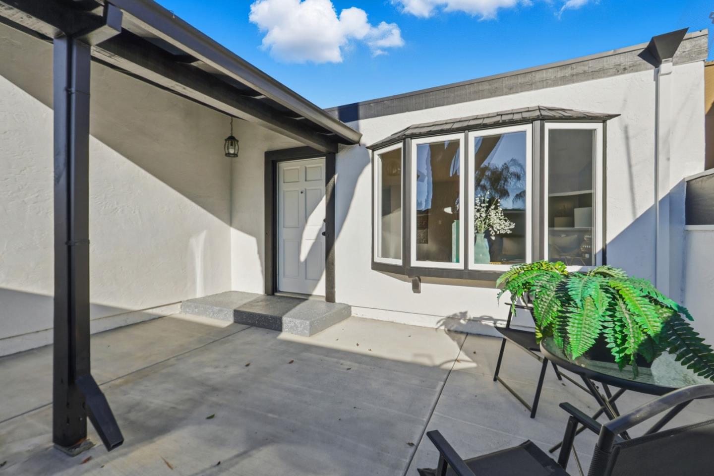 Detail Gallery Image 6 of 33 For 1189 Oakview Rd, San Jose,  CA 95121 - 2 Beds | 2 Baths