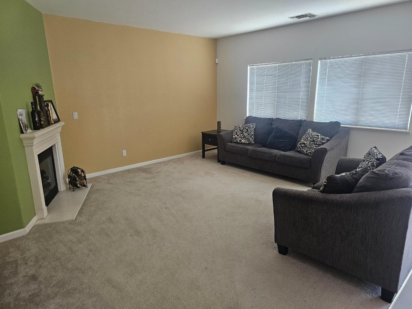 Detail Gallery Image 10 of 36 For 1700 St Charlotte Ln, Modesto,  CA 95358 - 4 Beds | 2/1 Baths