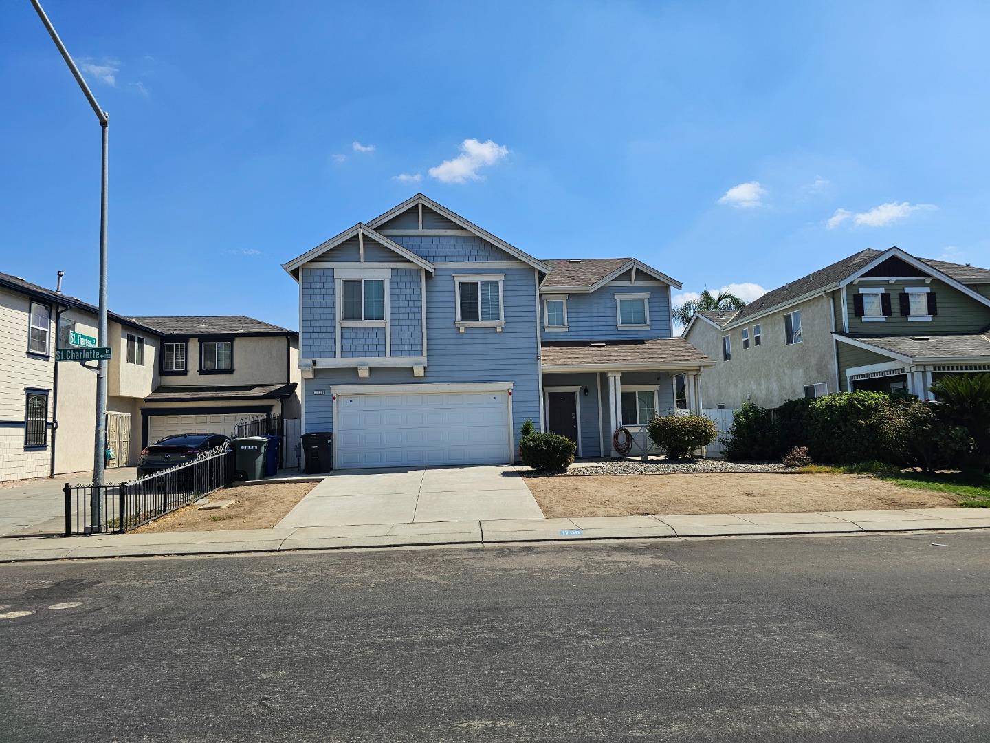 Detail Gallery Image 2 of 36 For 1700 St Charlotte Ln, Modesto,  CA 95358 - 4 Beds | 2/1 Baths