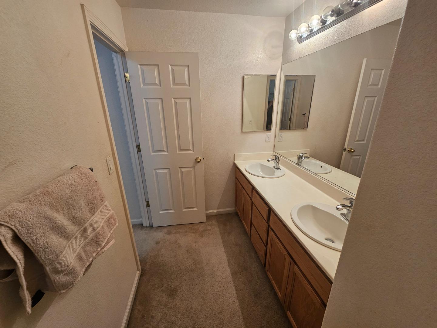 Detail Gallery Image 22 of 36 For 1700 St Charlotte Ln, Modesto,  CA 95358 - 4 Beds | 2/1 Baths