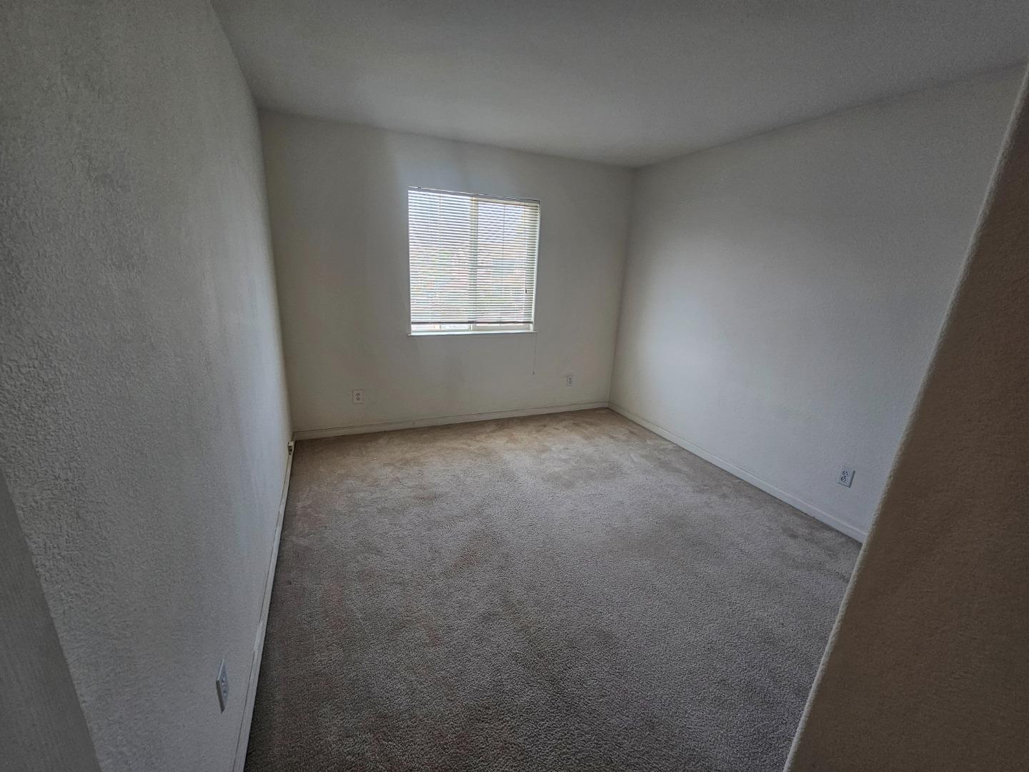 Detail Gallery Image 24 of 36 For 1700 St Charlotte Ln, Modesto,  CA 95358 - 4 Beds | 2/1 Baths