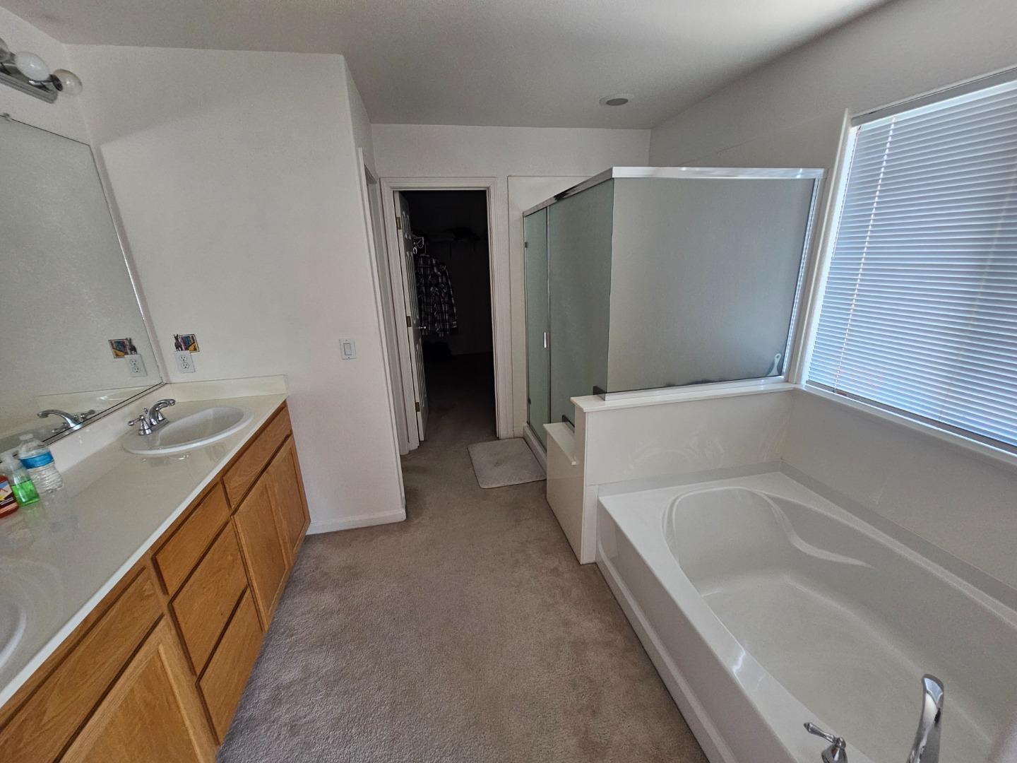 Detail Gallery Image 28 of 36 For 1700 St Charlotte Ln, Modesto,  CA 95358 - 4 Beds | 2/1 Baths