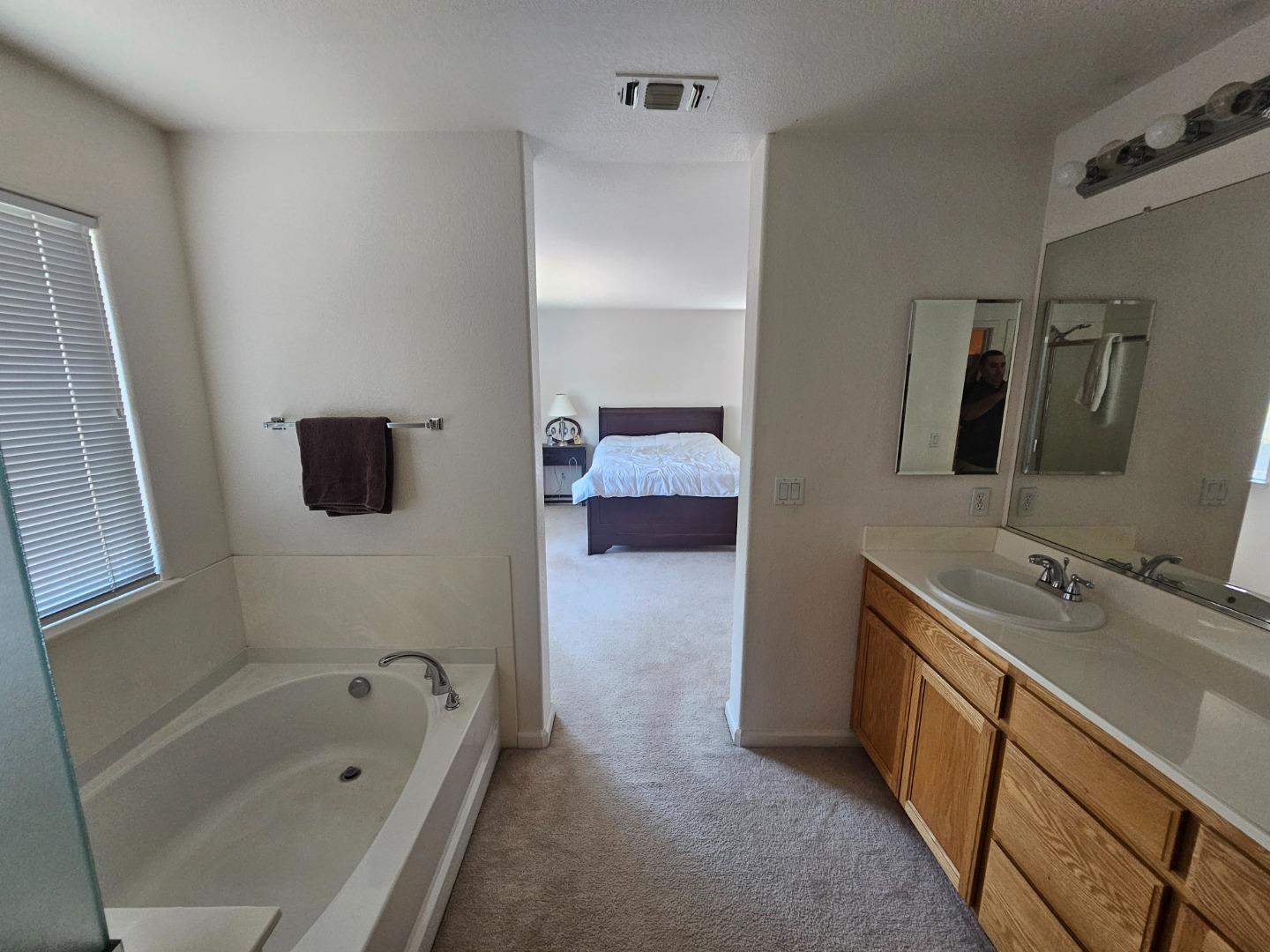 Detail Gallery Image 31 of 36 For 1700 St Charlotte Ln, Modesto,  CA 95358 - 4 Beds | 2/1 Baths