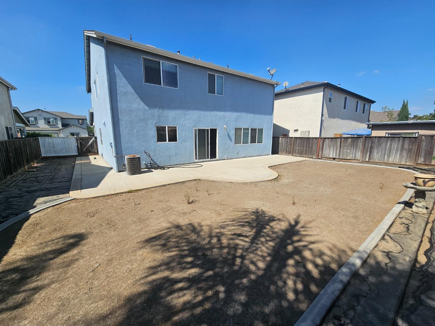 Detail Gallery Image 34 of 36 For 1700 St Charlotte Ln, Modesto,  CA 95358 - 4 Beds | 2/1 Baths