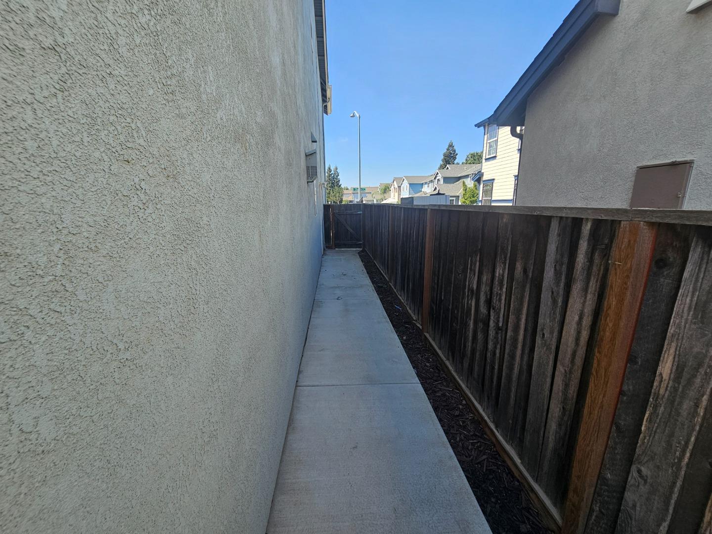 Detail Gallery Image 35 of 36 For 1700 St Charlotte Ln, Modesto,  CA 95358 - 4 Beds | 2/1 Baths