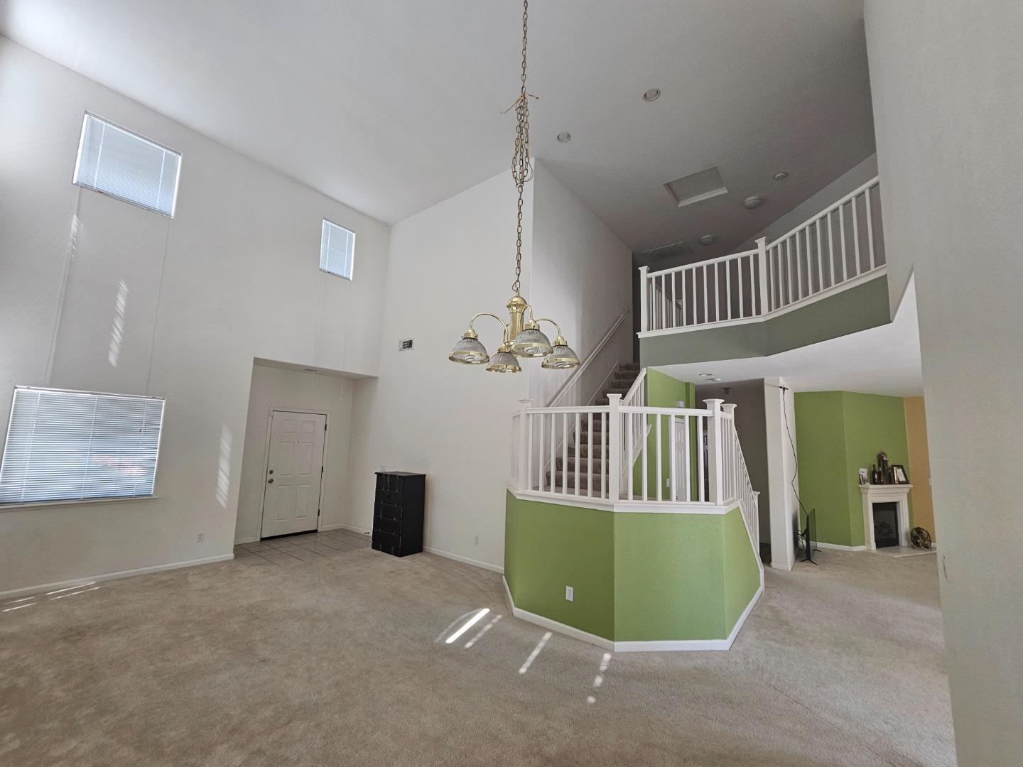 Detail Gallery Image 7 of 36 For 1700 St Charlotte Ln, Modesto,  CA 95358 - 4 Beds | 2/1 Baths