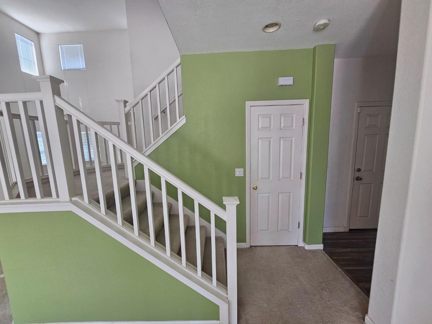 Detail Gallery Image 8 of 36 For 1700 St Charlotte Ln, Modesto,  CA 95358 - 4 Beds | 2/1 Baths