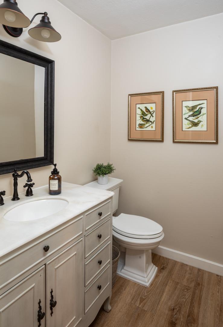 Detail Gallery Image 11 of 26 For 269 Bush St #C,  Mountain View,  CA 94041 - 3 Beds | 2/1 Baths