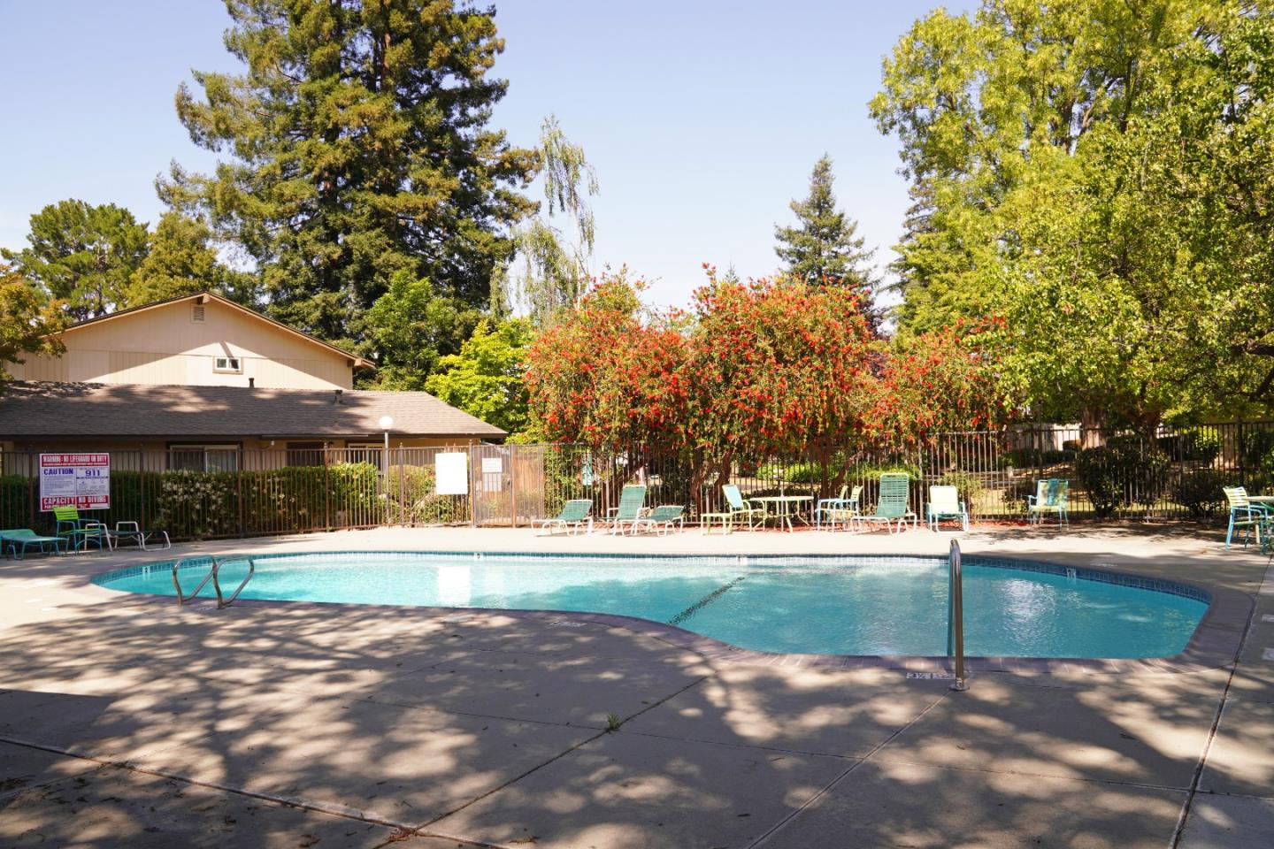 Detail Gallery Image 28 of 28 For 110 E Middlefield Rd #C,  Mountain View,  CA 94043 - 2 Beds | 1 Baths