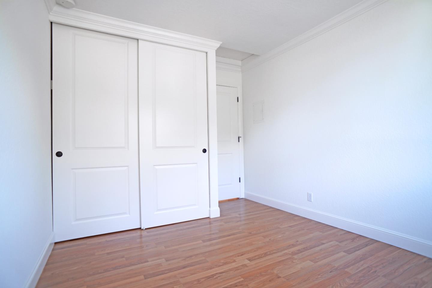 Detail Gallery Image 8 of 28 For 110 E Middlefield Rd #C,  Mountain View,  CA 94043 - 2 Beds | 1 Baths