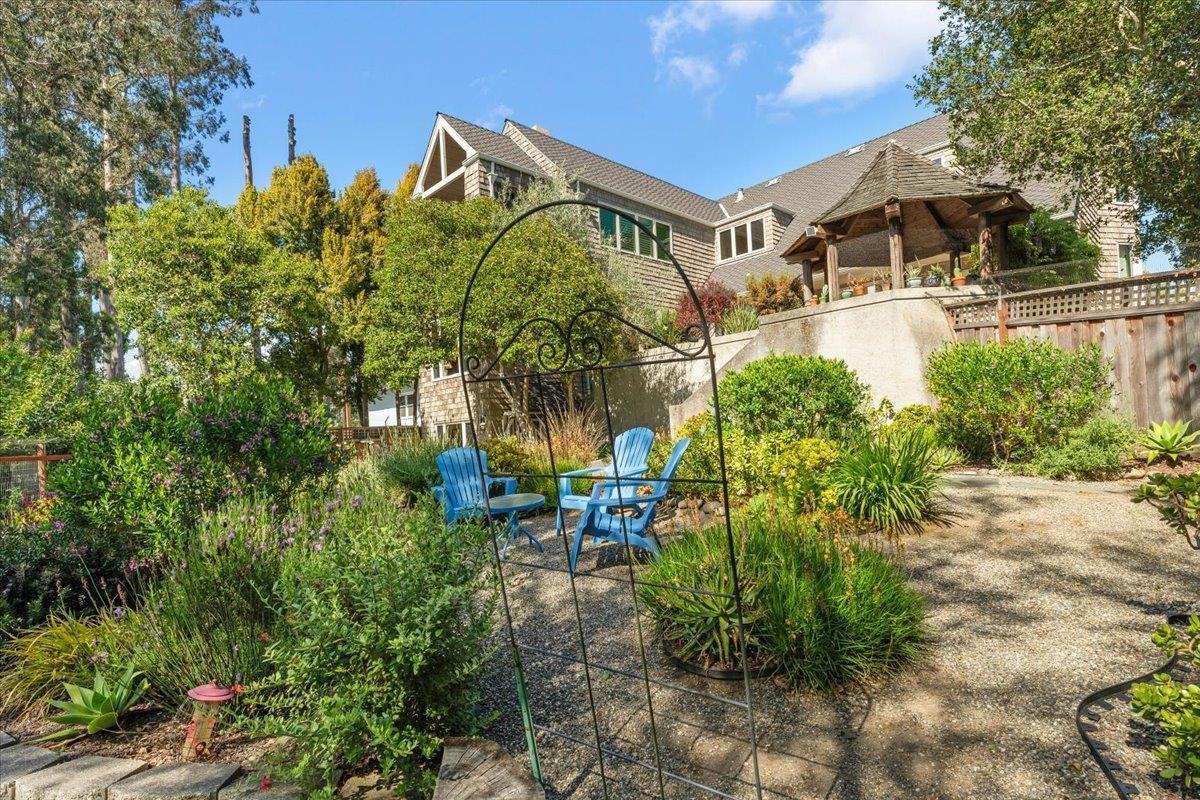 Detail Gallery Image 39 of 48 For 117 Moore Creek Rd, Santa Cruz,  CA 95060 - 4 Beds | 2/1 Baths