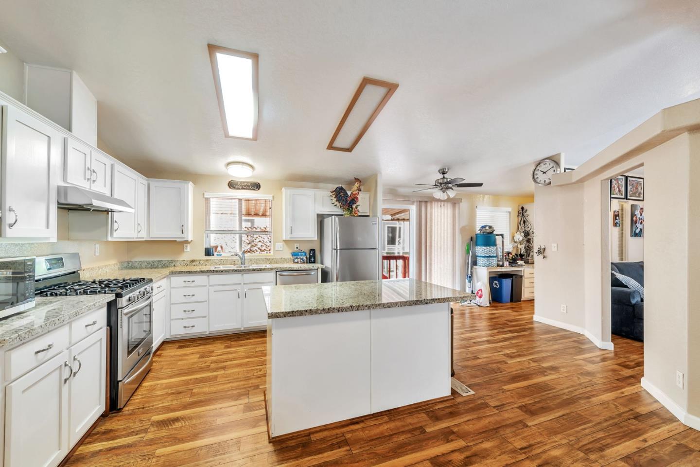 Detail Gallery Image 12 of 41 For 195 Blossom Hill Rd #118,  San Jose,  CA 95123 - 3 Beds | 2 Baths