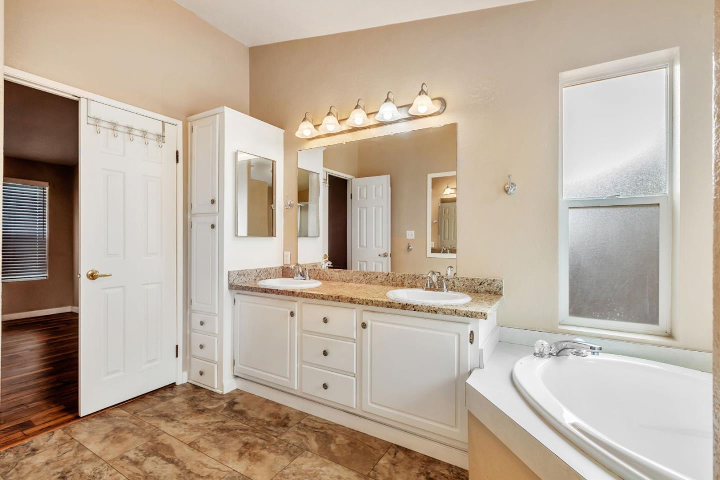 Detail Gallery Image 31 of 41 For 195 Blossom Hill Rd #118,  San Jose,  CA 95123 - 3 Beds | 2 Baths