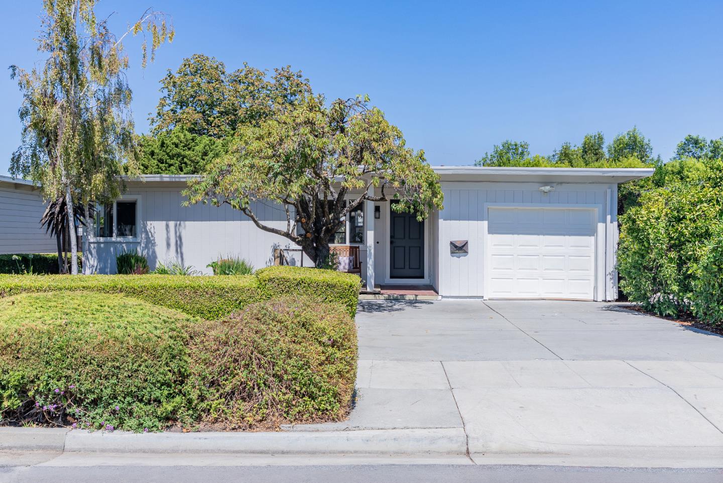 Detail Gallery Image 1 of 32 For 155 W Duane Ave, Sunnyvale,  CA 94085 - 3 Beds | 2 Baths
