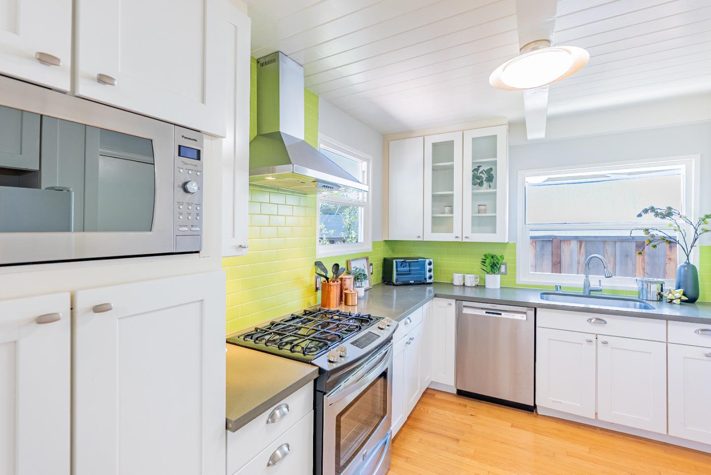 Detail Gallery Image 10 of 32 For 155 W Duane Ave, Sunnyvale,  CA 94085 - 3 Beds | 2 Baths
