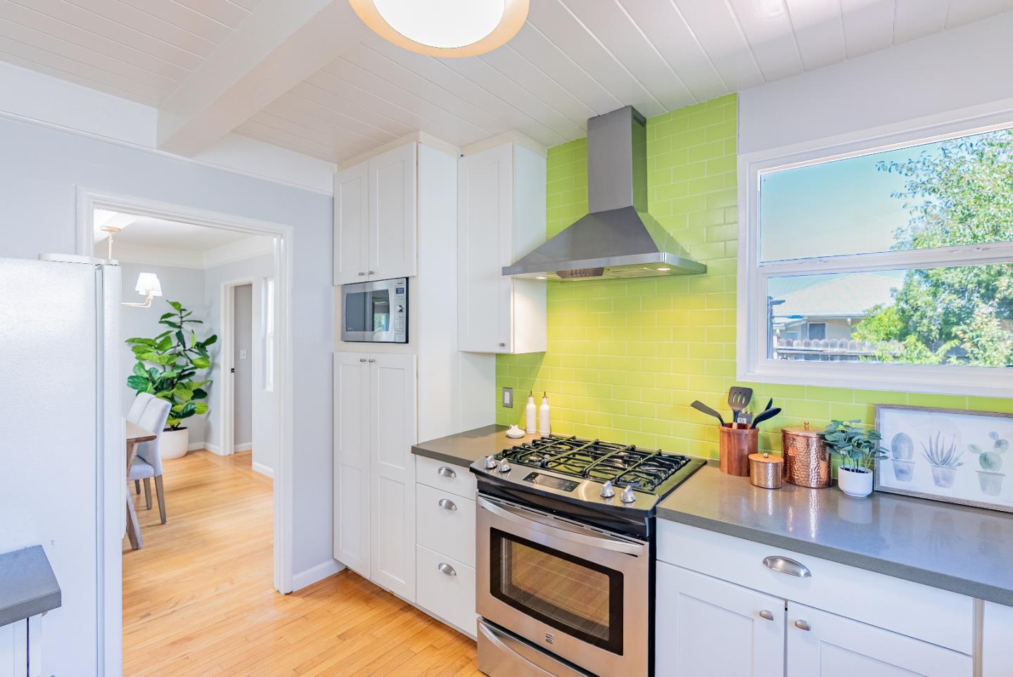 Detail Gallery Image 11 of 32 For 155 W Duane Ave, Sunnyvale,  CA 94085 - 3 Beds | 2 Baths