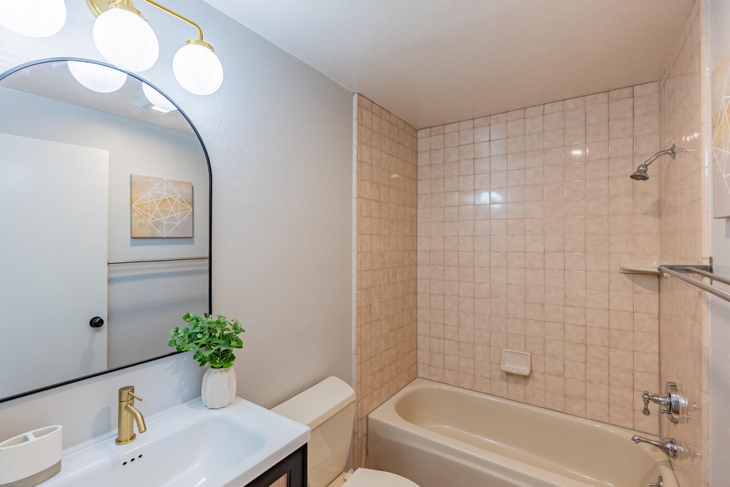 Detail Gallery Image 15 of 32 For 155 W Duane Ave, Sunnyvale,  CA 94085 - 3 Beds | 2 Baths