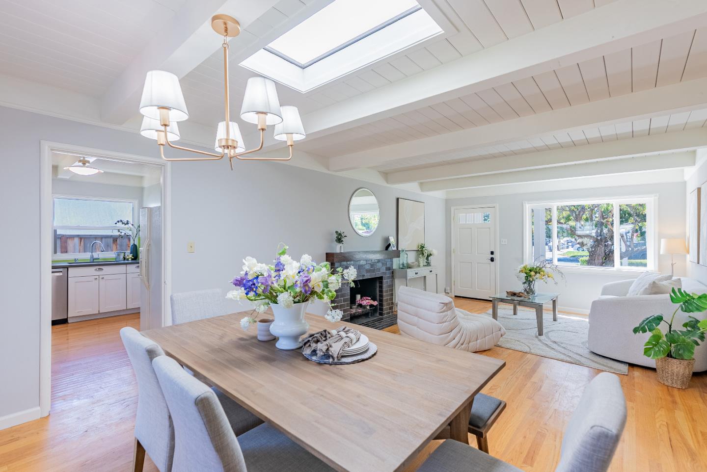 Detail Gallery Image 8 of 32 For 155 W Duane Ave, Sunnyvale,  CA 94085 - 3 Beds | 2 Baths