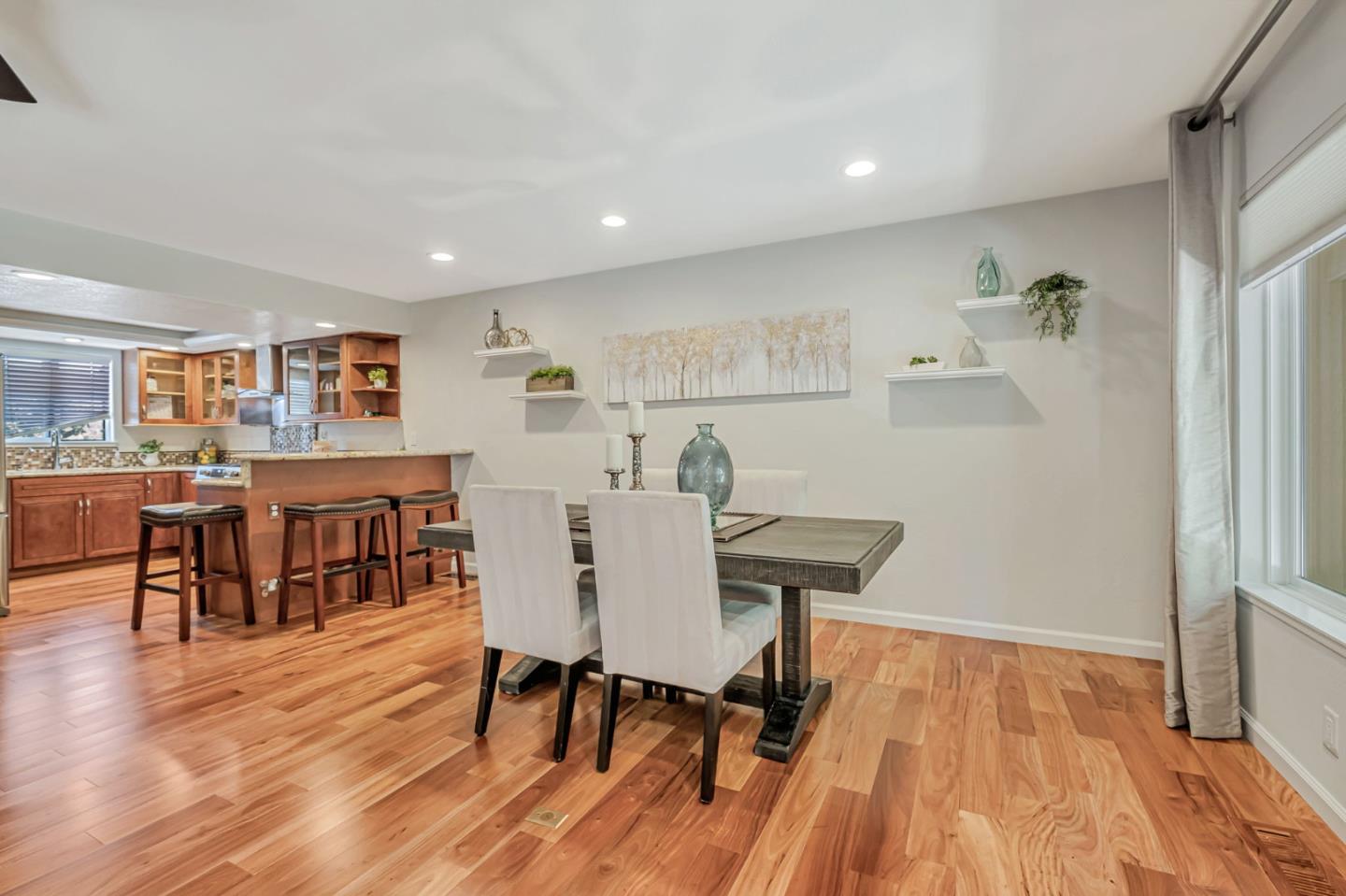 Detail Gallery Image 12 of 29 For 63 S Branciforte, Santa Cruz,  CA 95062 - 2 Beds | 2/1 Baths