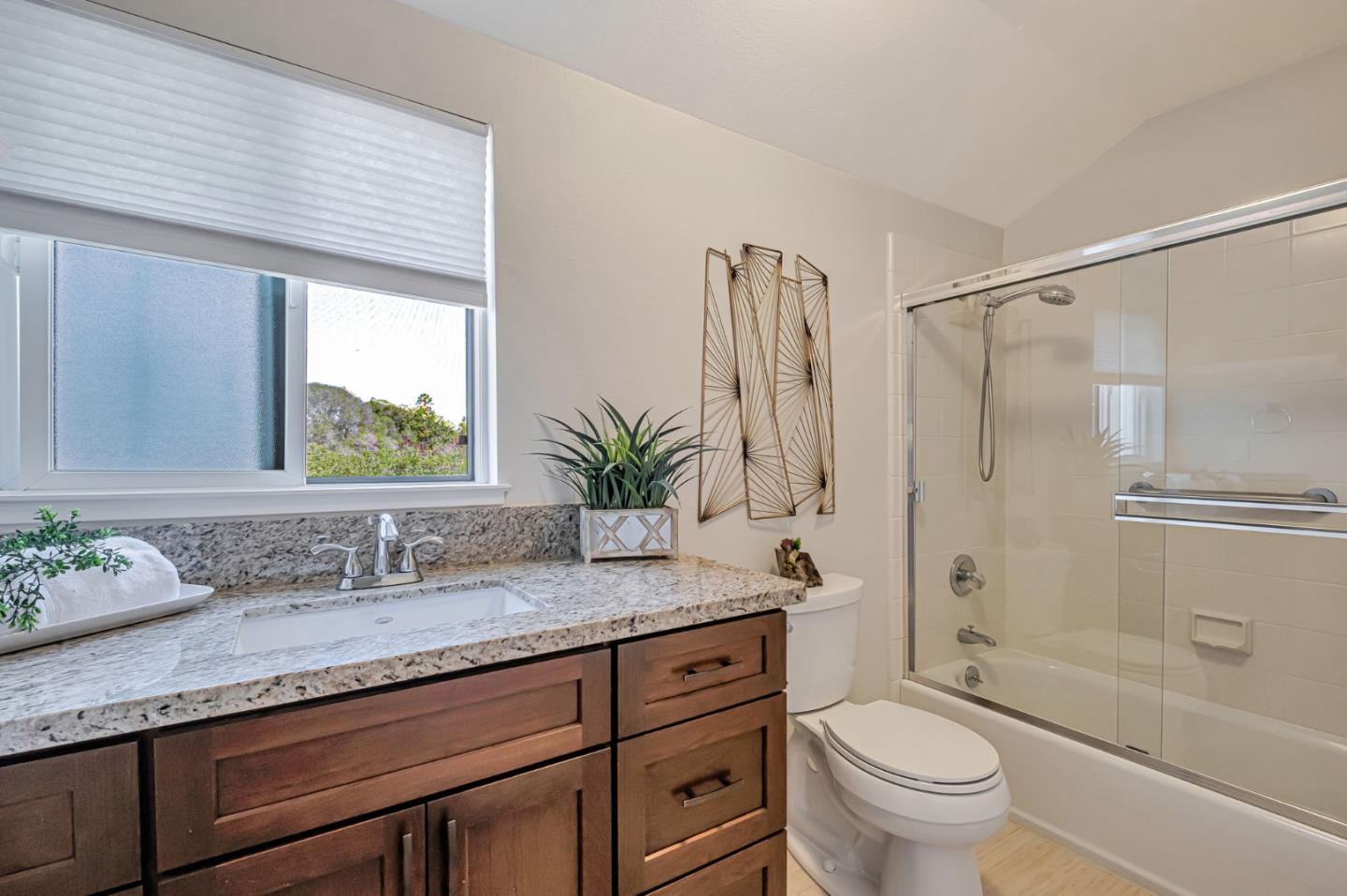 Detail Gallery Image 20 of 29 For 63 S Branciforte, Santa Cruz,  CA 95062 - 2 Beds | 2/1 Baths