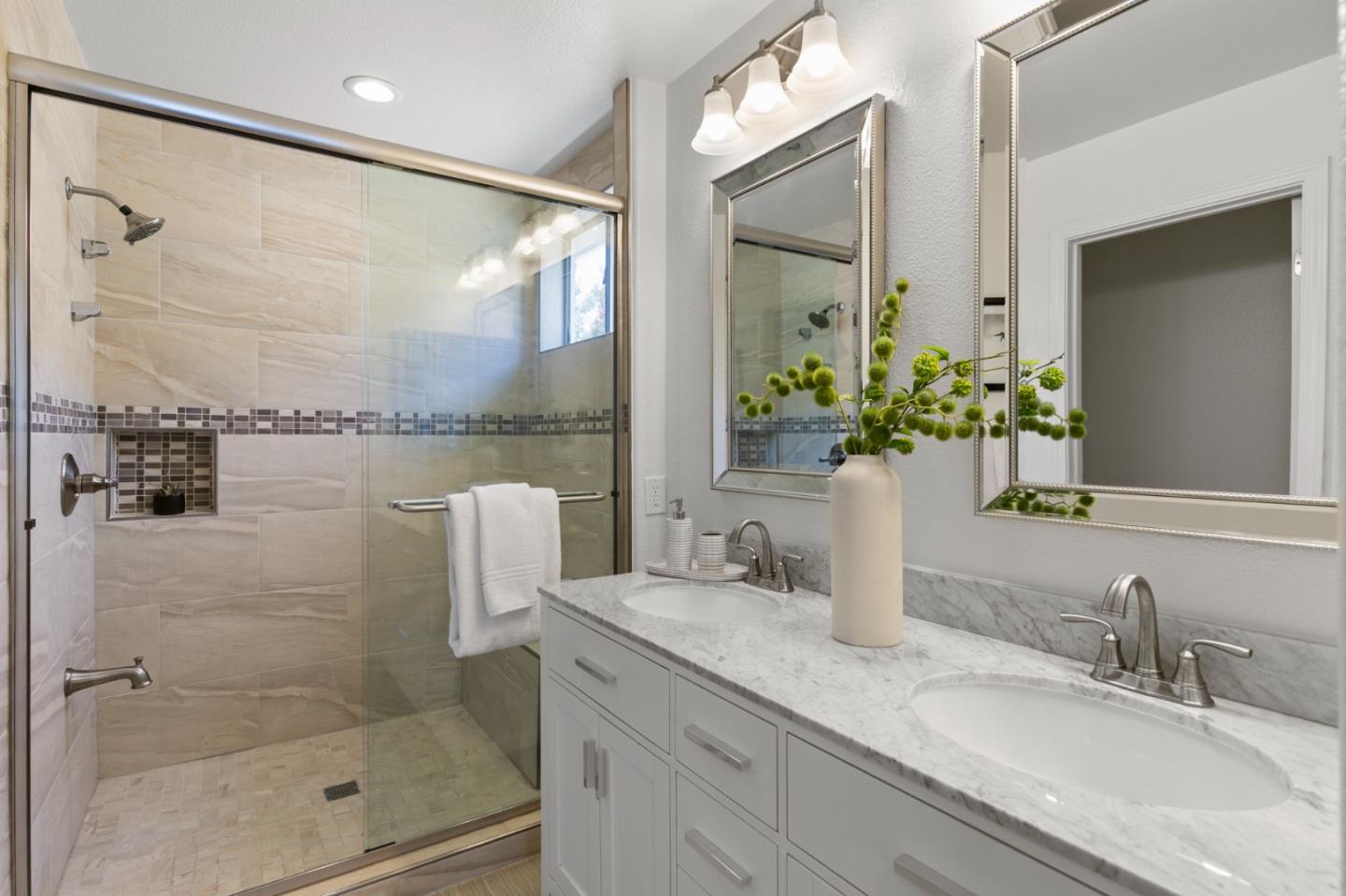 Detail Gallery Image 11 of 17 For 1071 Mckay Dr, San Jose,  CA 95131 - 3 Beds | 2/1 Baths