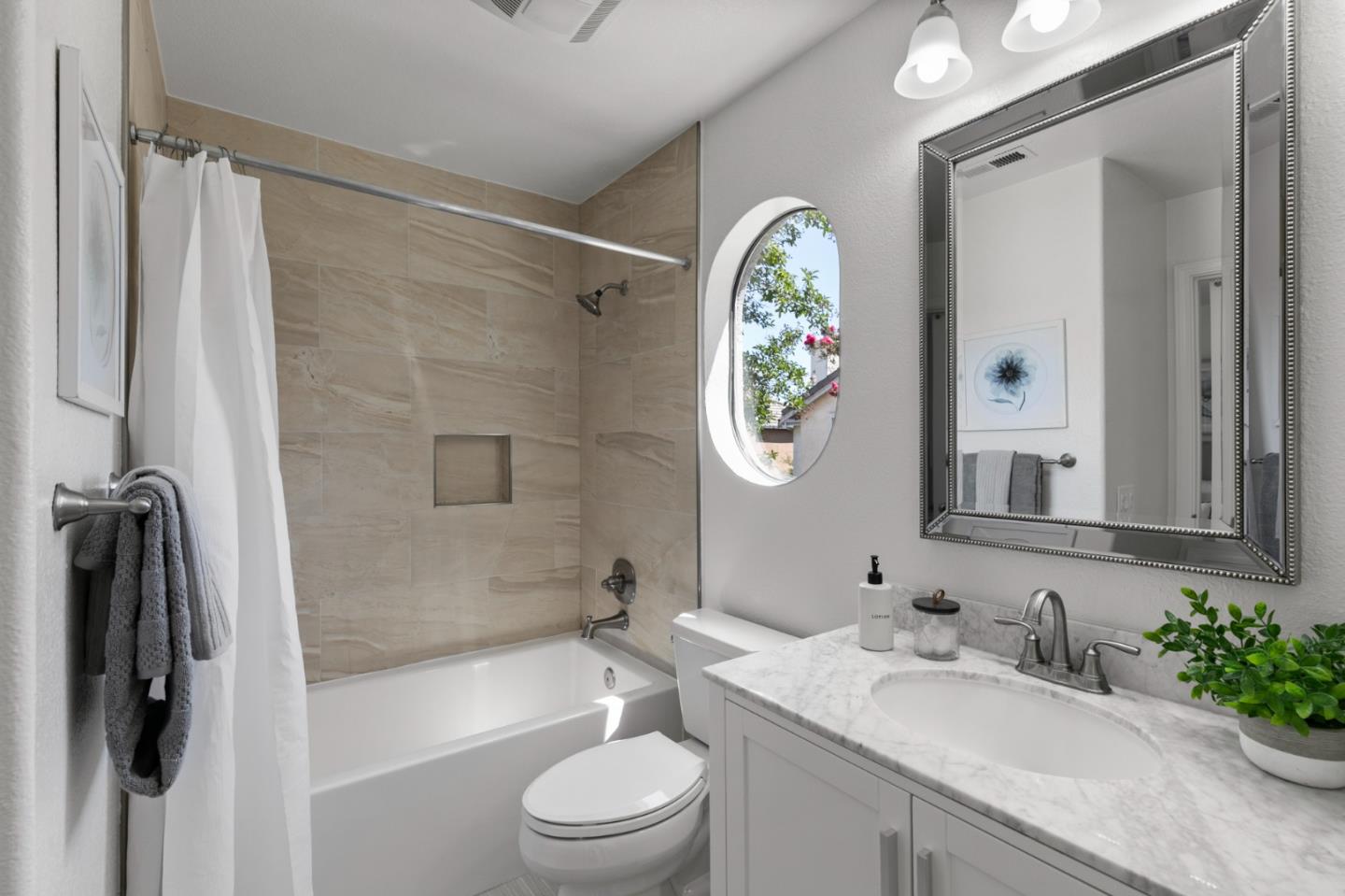 Detail Gallery Image 14 of 17 For 1071 Mckay Dr, San Jose,  CA 95131 - 3 Beds | 2/1 Baths