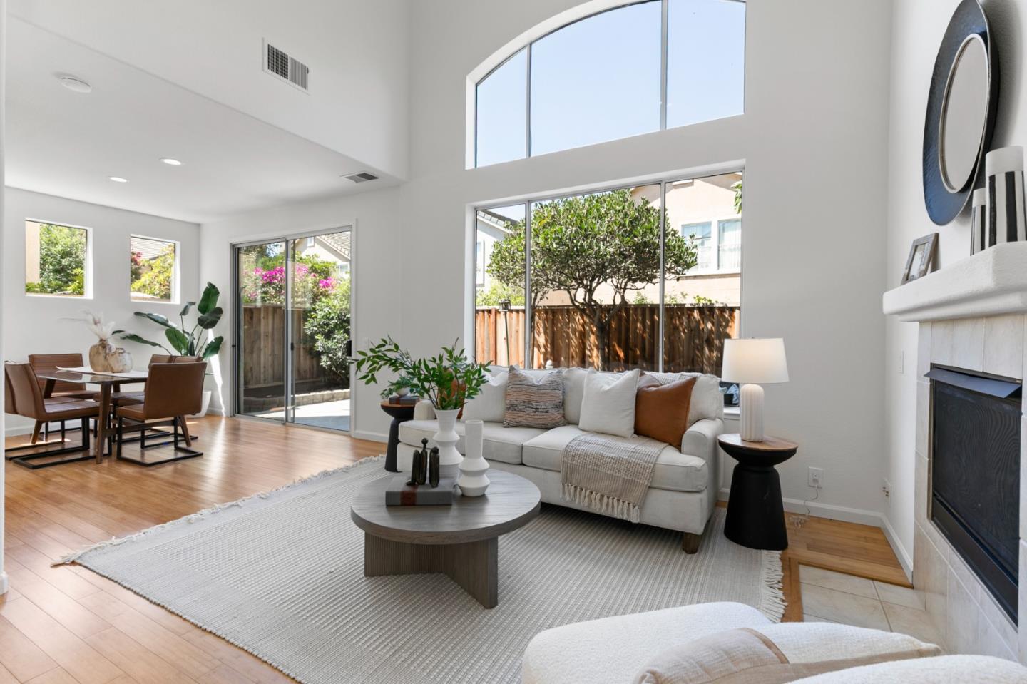 Detail Gallery Image 2 of 17 For 1071 Mckay Dr, San Jose,  CA 95131 - 3 Beds | 2/1 Baths