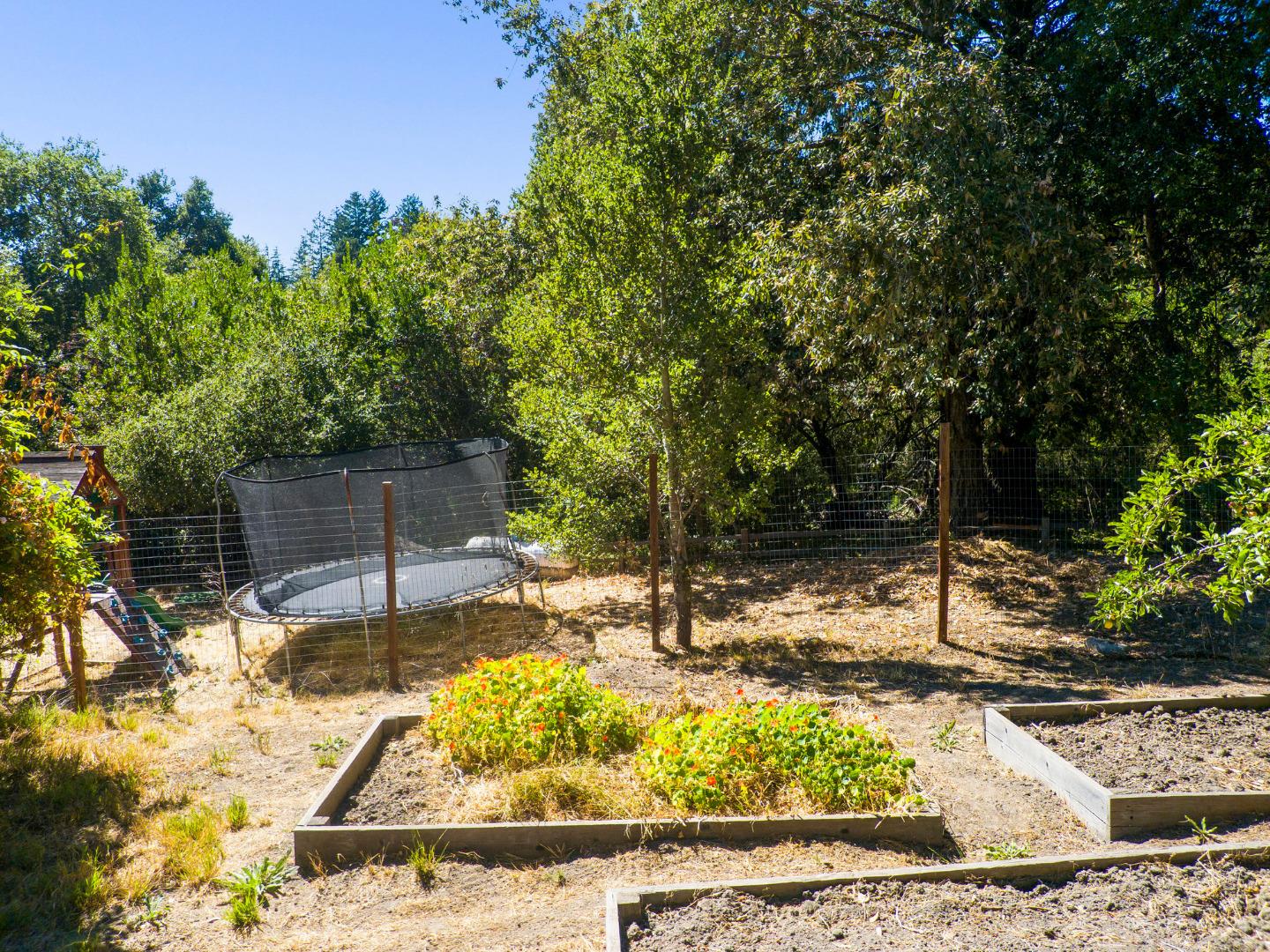 Detail Gallery Image 58 of 68 For 462 Quail Dr, Santa Cruz,  CA 95060 - 3 Beds | 2/1 Baths