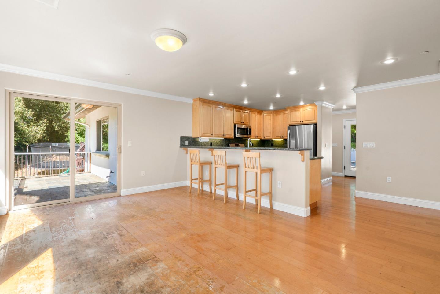 Detail Gallery Image 8 of 68 For 462 Quail Dr, Santa Cruz,  CA 95060 - 3 Beds | 2/1 Baths