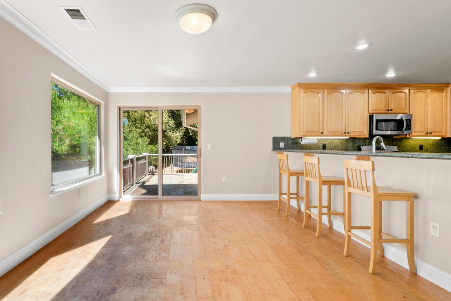 Detail Gallery Image 9 of 68 For 462 Quail Dr, Santa Cruz,  CA 95060 - 3 Beds | 2/1 Baths