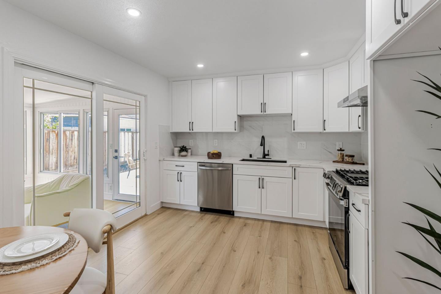 Detail Gallery Image 14 of 35 For 1263 Flickinger Ave, San Jose,  CA 95131 - 4 Beds | 2 Baths