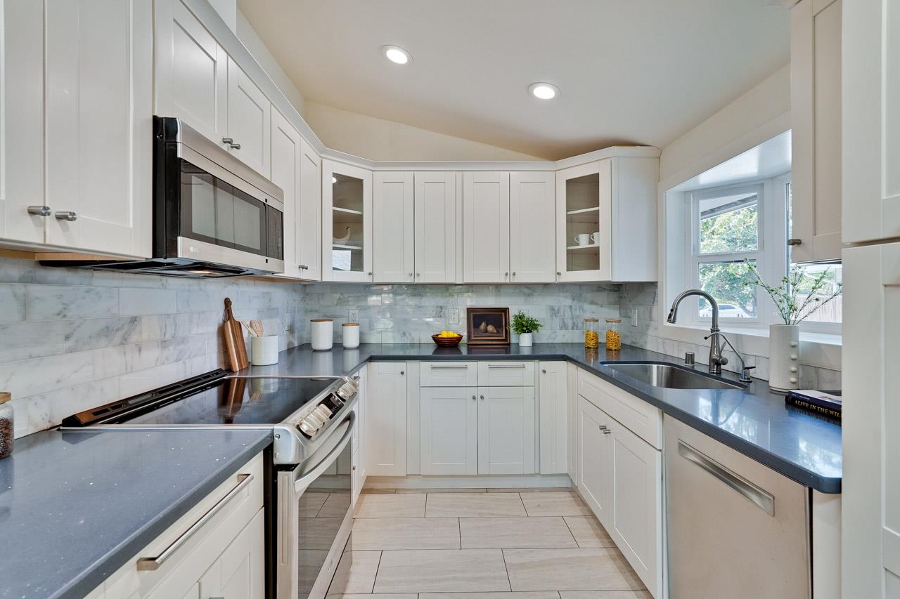 Detail Gallery Image 10 of 48 For 3887 Shasta Dr, Santa Clara,  CA 95051 - 3 Beds | 2 Baths