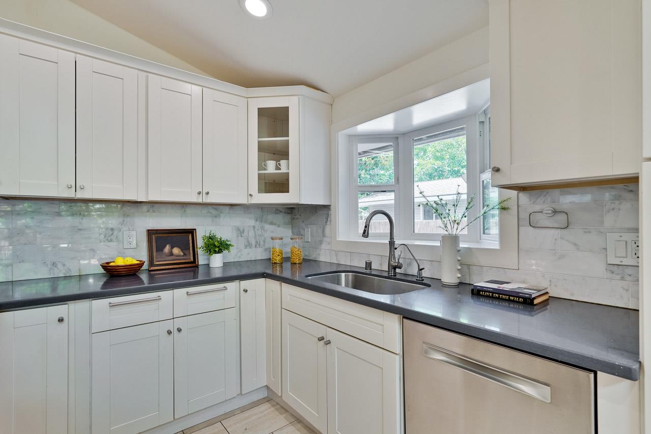 Detail Gallery Image 14 of 48 For 3887 Shasta Dr, Santa Clara,  CA 95051 - 3 Beds | 2 Baths