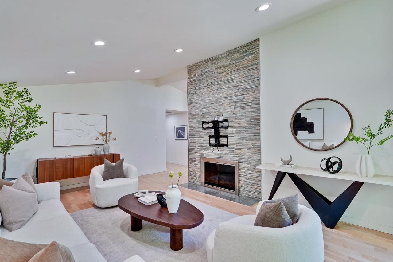 Detail Gallery Image 4 of 48 For 3887 Shasta Dr, Santa Clara,  CA 95051 - 3 Beds | 2 Baths