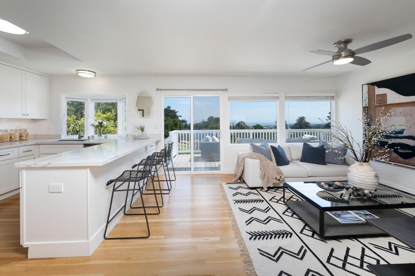 Detail Gallery Image 9 of 49 For 928 Evergreen Way, Millbrae,  CA 94030 - 3 Beds | 2 Baths