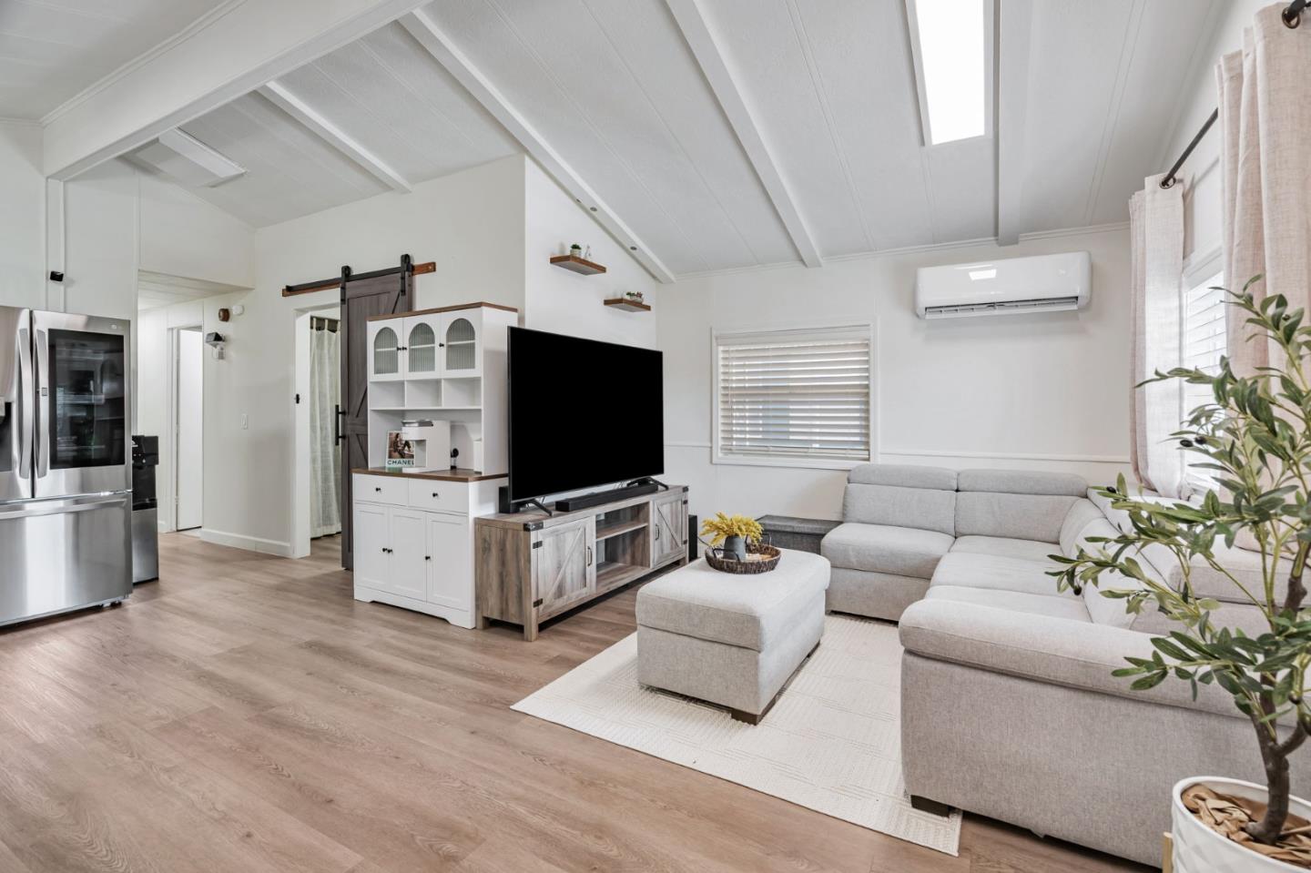 Detail Gallery Image 3 of 33 For 900 Golden Wheel Park Dr #28,  San Jose,  CA 95112 - 2 Beds | 2 Baths