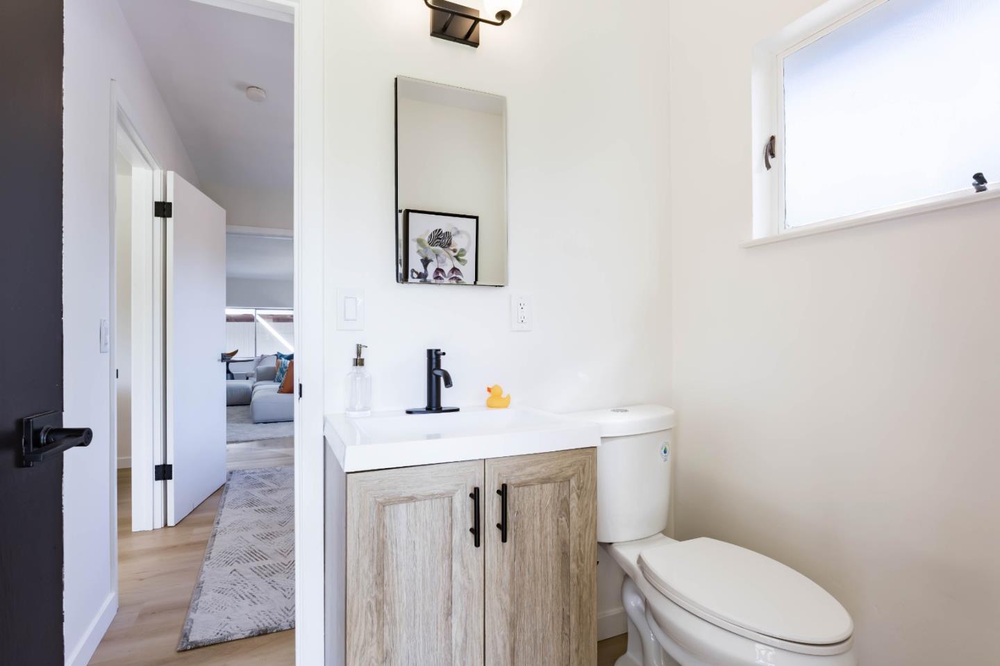 Detail Gallery Image 10 of 28 For 12540 Robleda Rd, Los Altos Hills,  CA 94022 - 3 Beds | 2/1 Baths