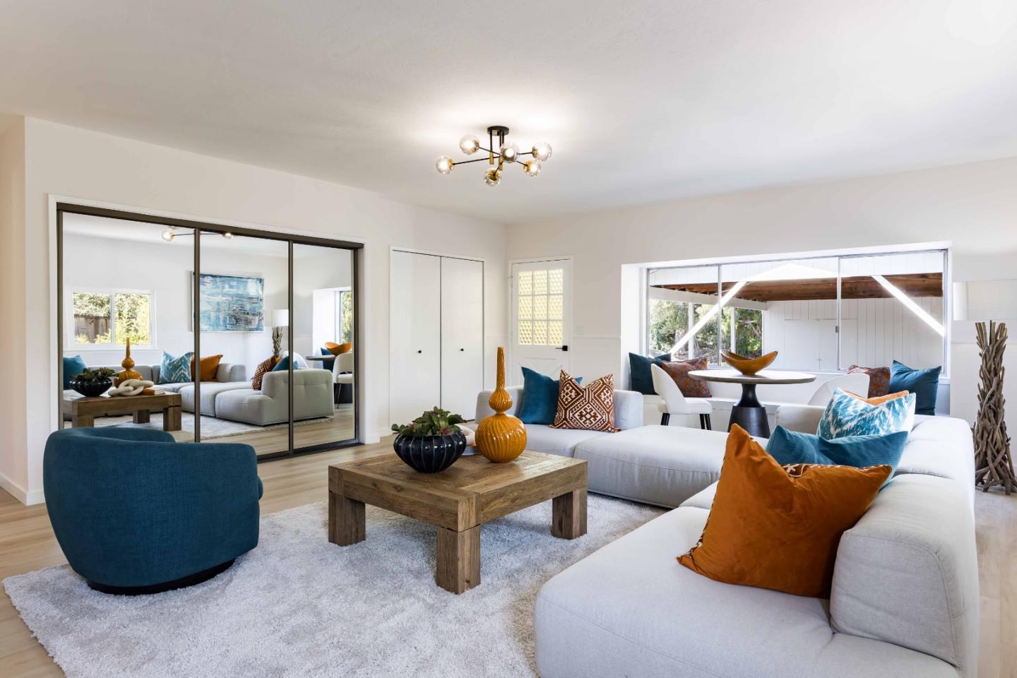 Detail Gallery Image 12 of 28 For 12540 Robleda Rd, Los Altos Hills,  CA 94022 - 3 Beds | 2/1 Baths