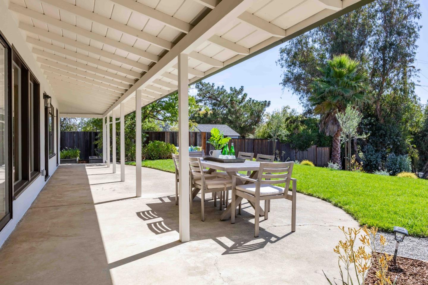 Detail Gallery Image 23 of 28 For 12540 Robleda Rd, Los Altos Hills,  CA 94022 - 3 Beds | 2/1 Baths
