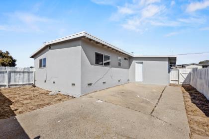 Detail Gallery Image 14 of 25 For 1699 Highland St, Seaside,  CA 93955 - 3 Beds | 1/1 Baths