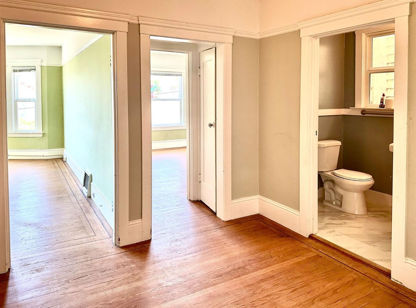 Detail Gallery Image 3 of 8 For 95 Putnam, San Francisco,  CA 94110 - 2 Beds | 1 Baths