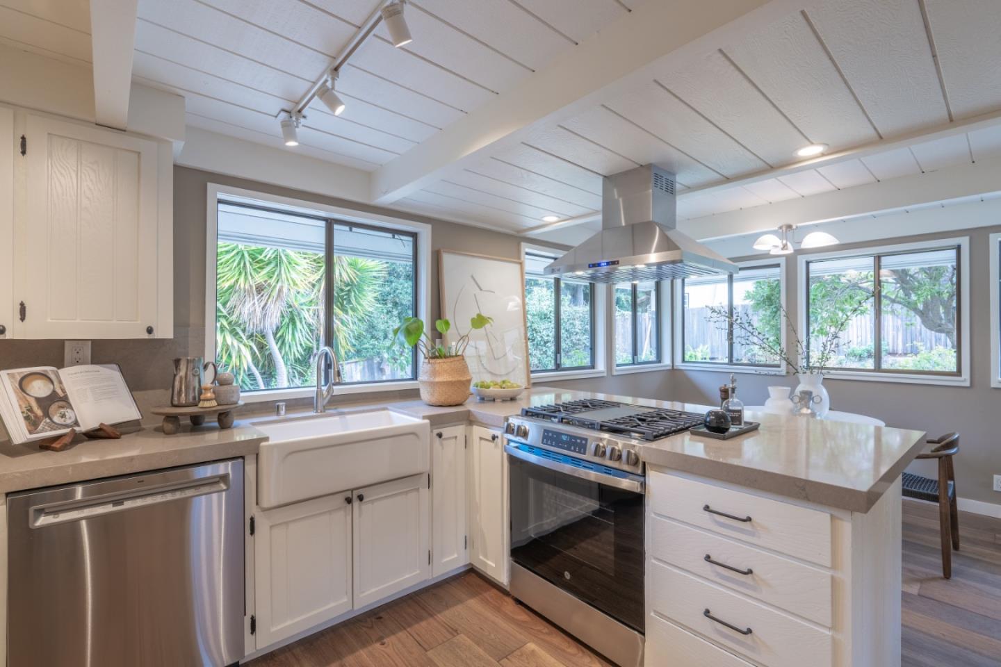 Detail Gallery Image 13 of 40 For 27180 Los Arboles Dr, Carmel,  CA 93923 - 3 Beds | 2 Baths