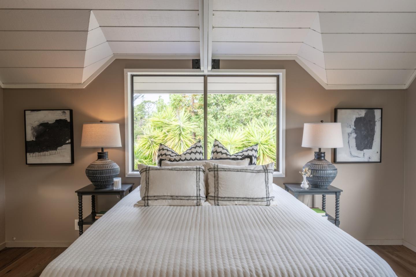 Detail Gallery Image 18 of 40 For 27180 Los Arboles Dr, Carmel,  CA 93923 - 3 Beds | 2 Baths
