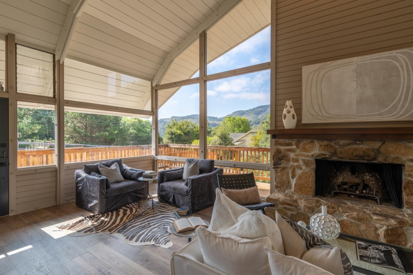 Detail Gallery Image 5 of 40 For 27180 Los Arboles Dr, Carmel,  CA 93923 - 3 Beds | 2 Baths