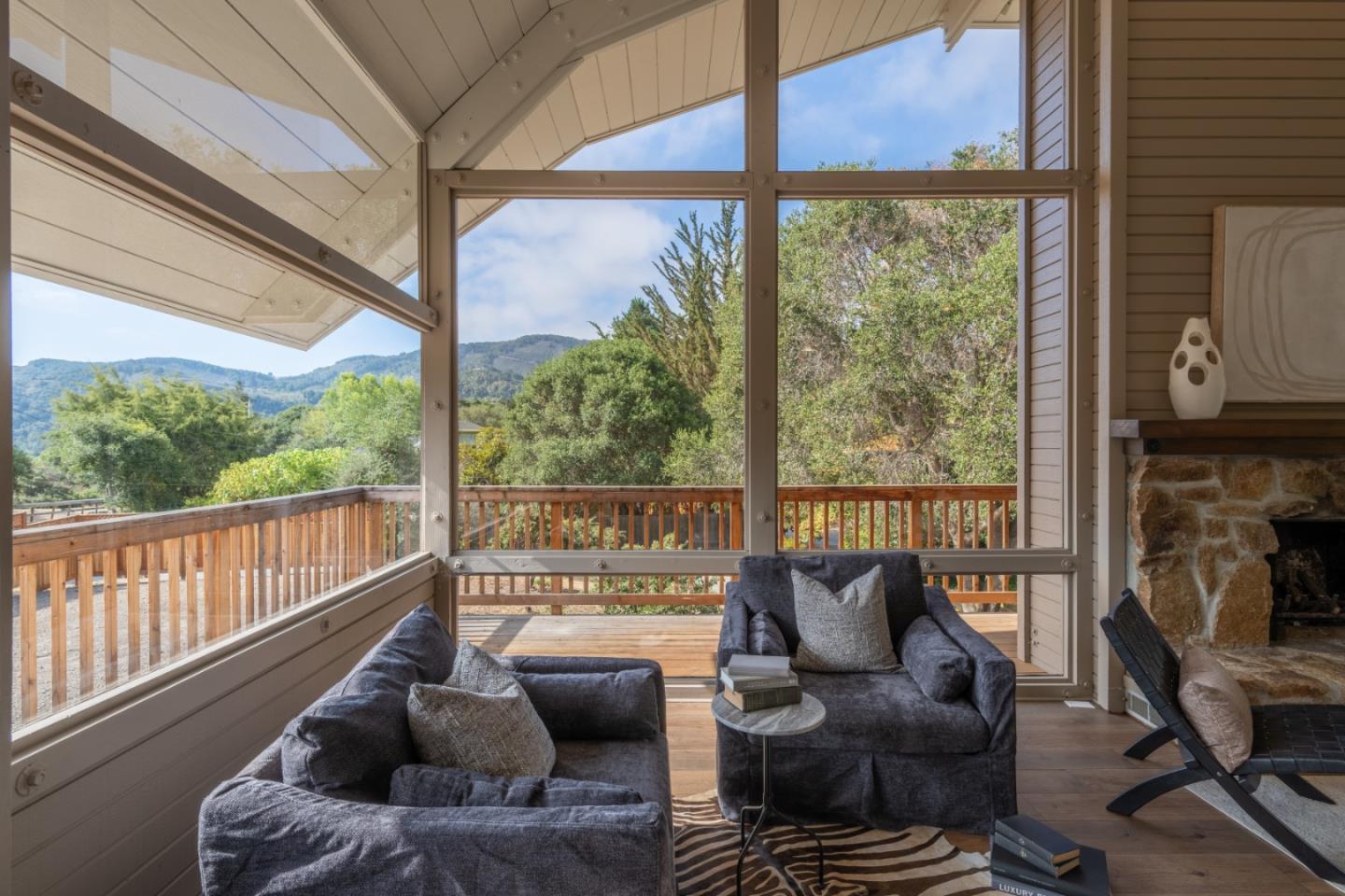 Detail Gallery Image 8 of 40 For 27180 Los Arboles Dr, Carmel,  CA 93923 - 3 Beds | 2 Baths